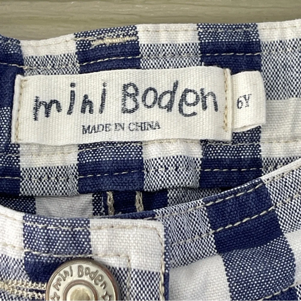 Mini Boden Girl's Navy Blue and White Plaid Checkered Shorts Size 6Y